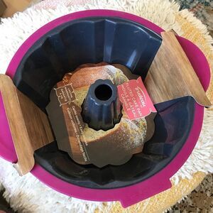 Trudeau Fluted Cake Pan​